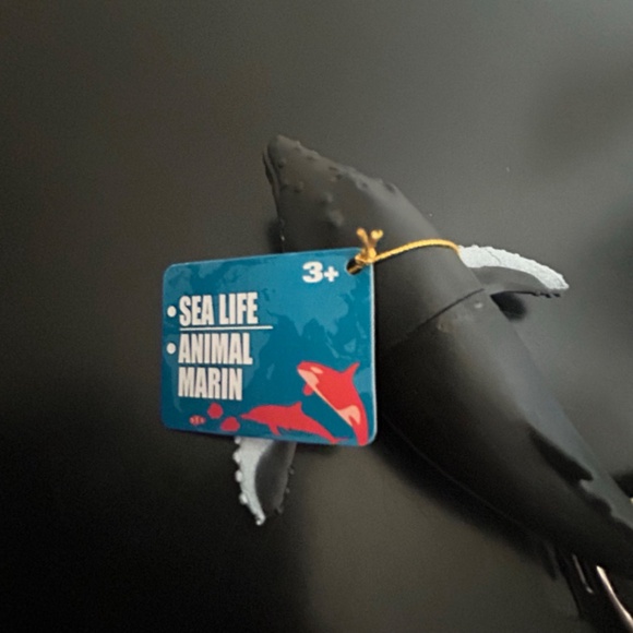 Greenbrier international Humpback Whale Figurine animal sea life.NWT - Picture 9 of 9